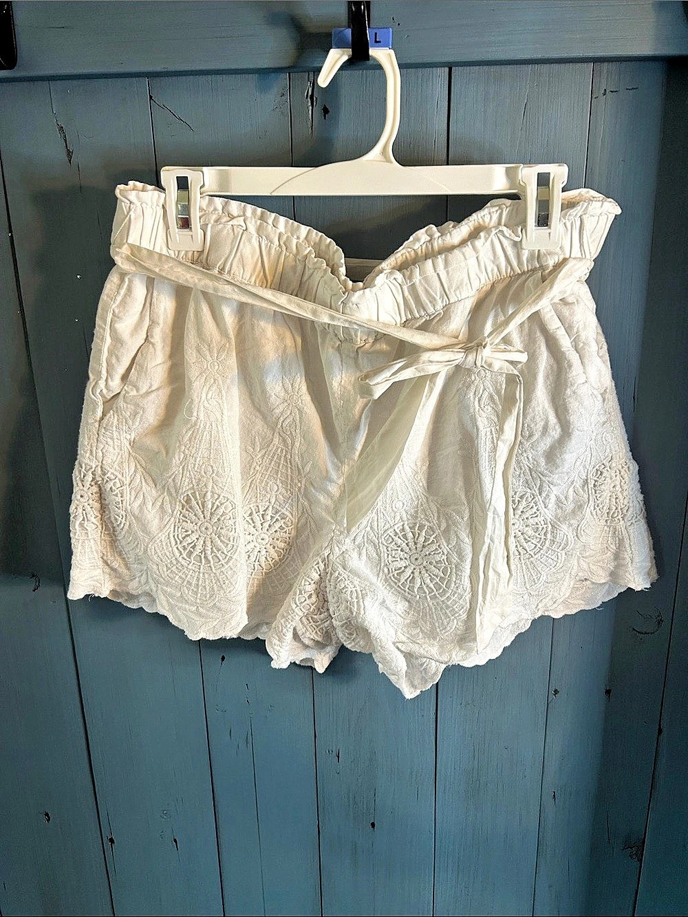 LOFT Embroidered High Waist Shorts in White With Tie Belt | Size Large